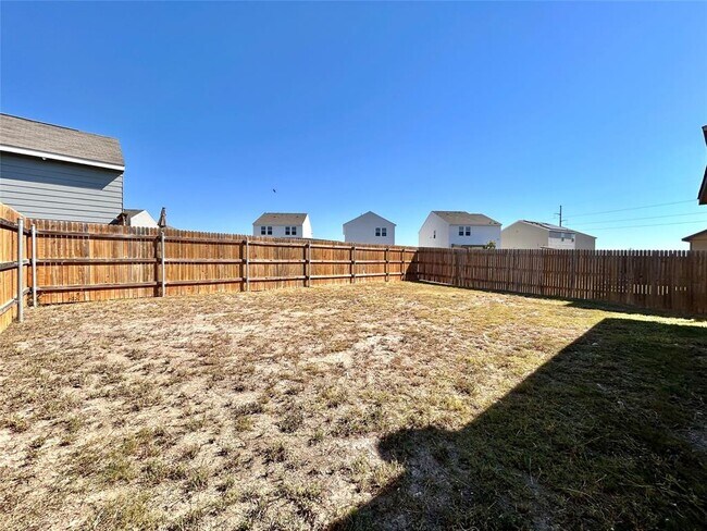 Building Photo - 124 Bronco Billy Dr