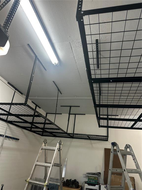 Building Photo - 205 Redbud St