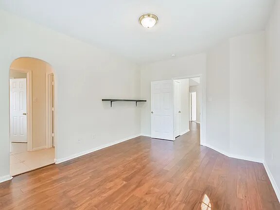 Building Photo - 2502 Bridge Hampton Way