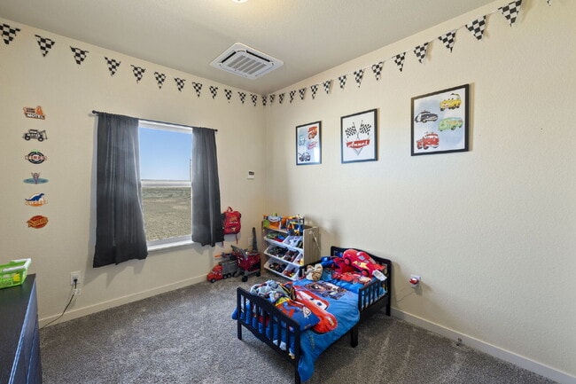 Building Photo - Spacious 3-Bed, 2-Bath Modern Home on 1.16...