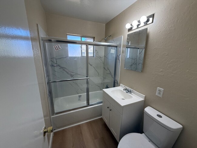 Building Photo - 611 Fairview Dr