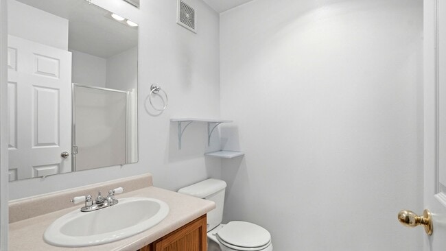 Building Photo - 3 Bedroom 2 Bath Unit in Magna! *$500 off first month of rent!!*