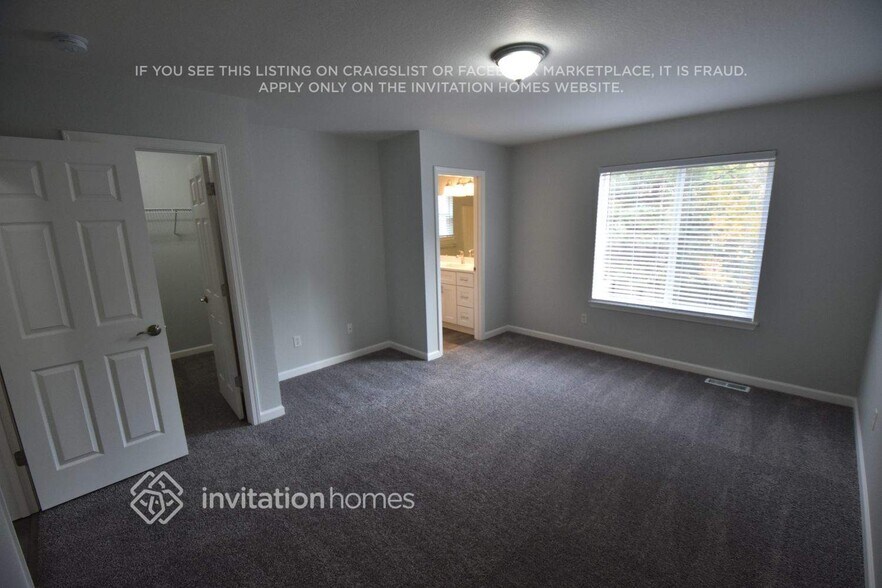 Building Photo - 5443 Komachin Loop SE