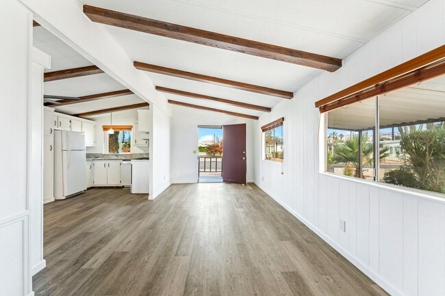 Building Photo - 32520 Westchester Dr