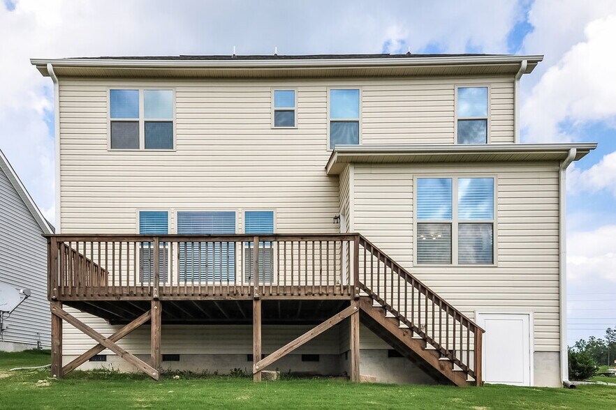 Building Photo - 340 Plott Hound Ln