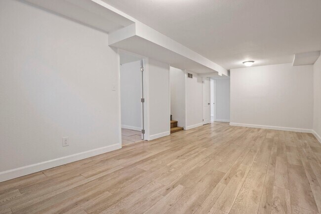 Building Photo - 1173 Dayton St