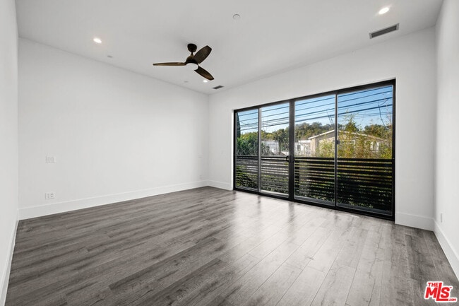 Building Photo - 1613 S Wooster St