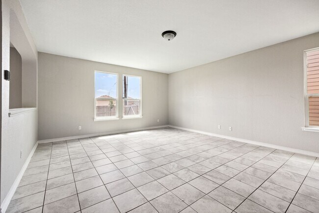 Building Photo - Charming 3-Bed, 2.5-Bath Home with Modern ...