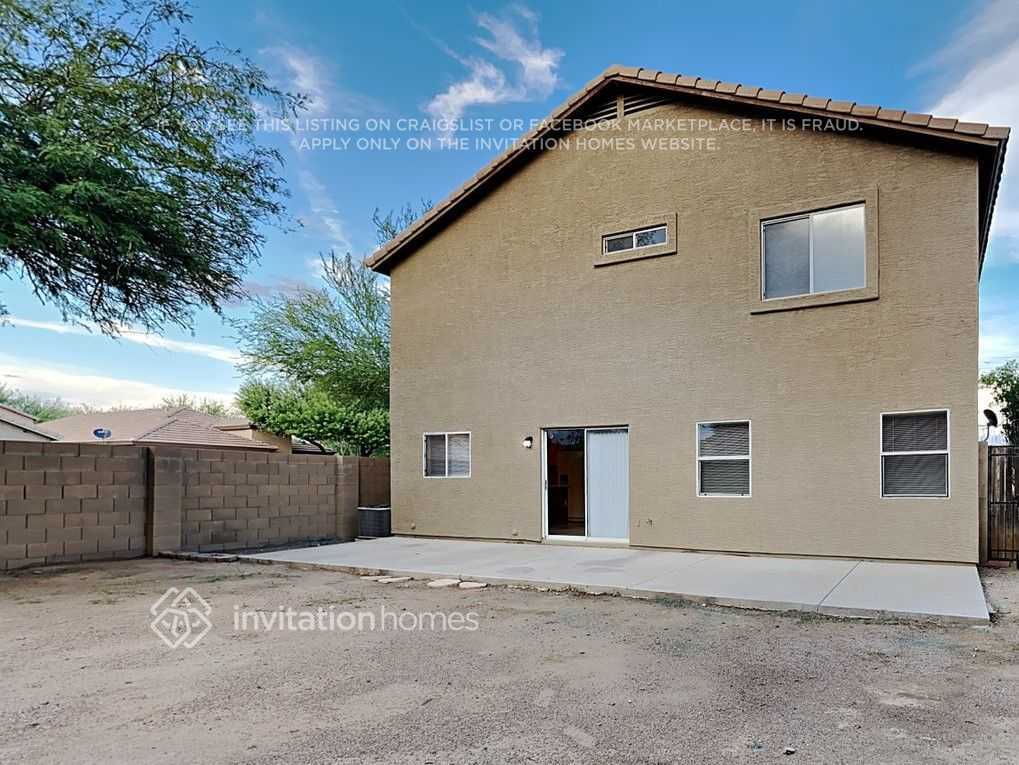 Building Photo - 10018 N 115th Dr