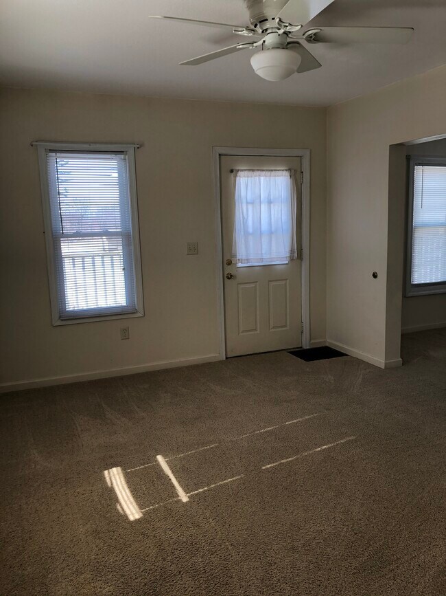 Dining Room - 112 S Stewart St