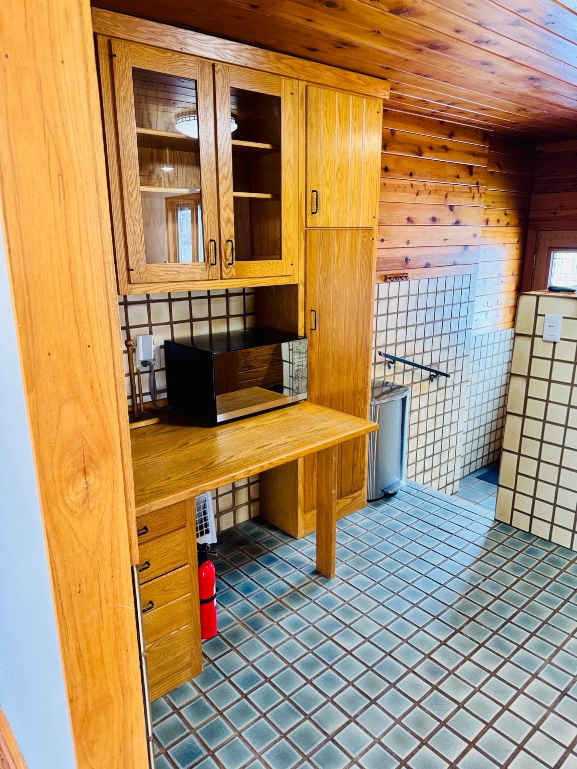 Building Photo - 1704 S Berlin Ave