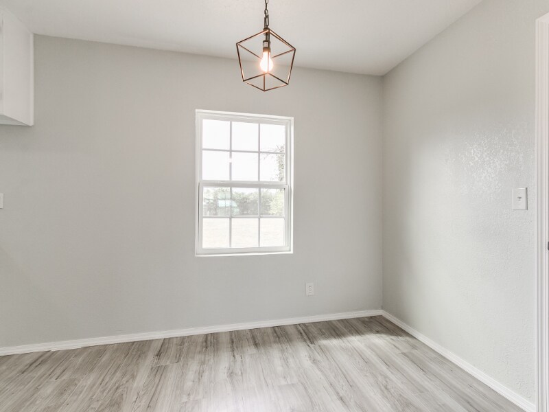 Building Photo - 8308 NE 33rd St