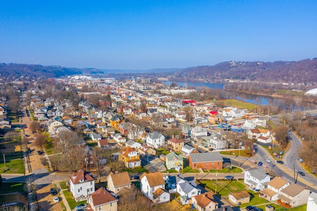Building Photo - Recently Renovated Home in Coraopolis