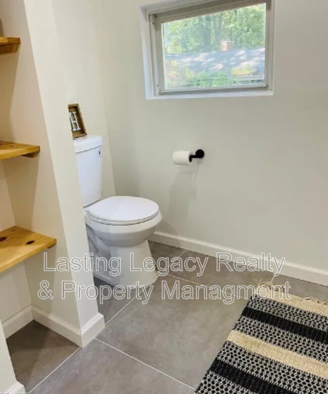 Building Photo - 275 Milling Rd