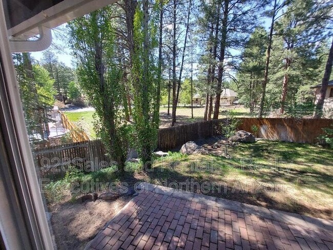 Building Photo - 1080 W Lava Ln