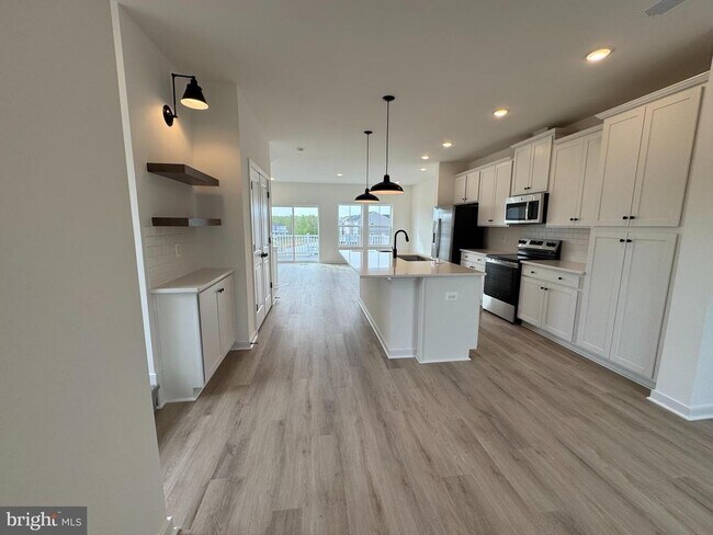 Building Photo - 36122 Wilderness Shores Way