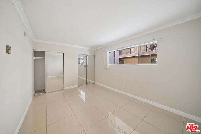 Building Photo - 7545 Hampton Ave