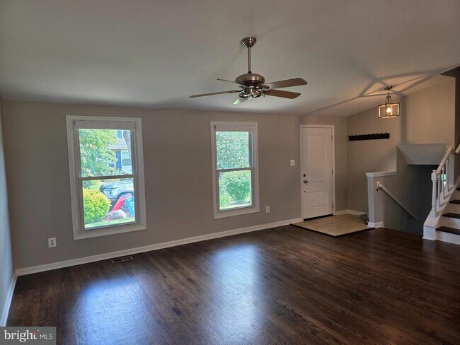 Building Photo - 12920 Framingham Ct