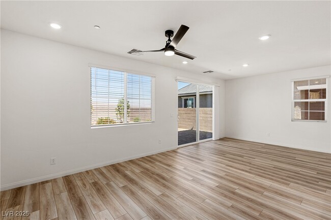 Building Photo - 2307 Teatro Ave