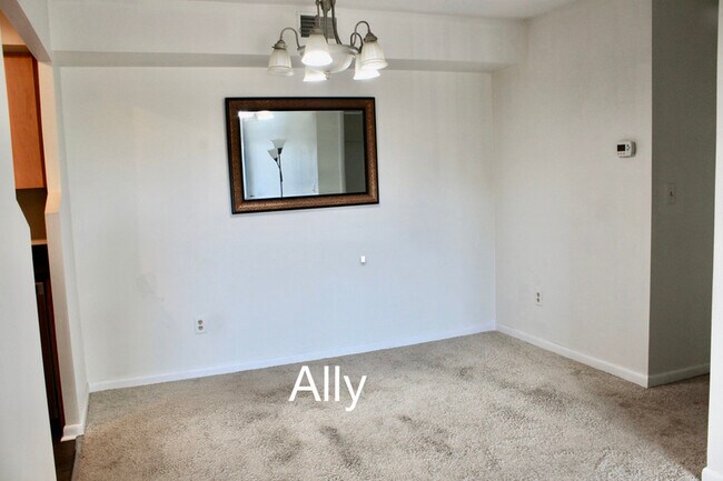 Building Photo - 140 Green Turtle Ln