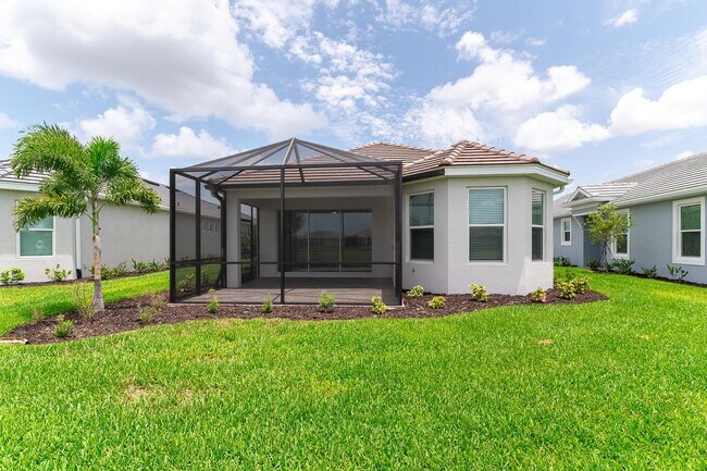 Building Photo - Stunning 2 Bed/2 Bath Home in Esplanade wi...