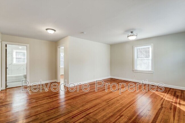 Building Photo - 709 Langford Ave