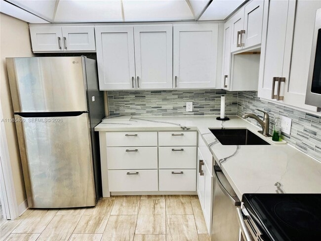 Building Photo - 2601 S Course Dr