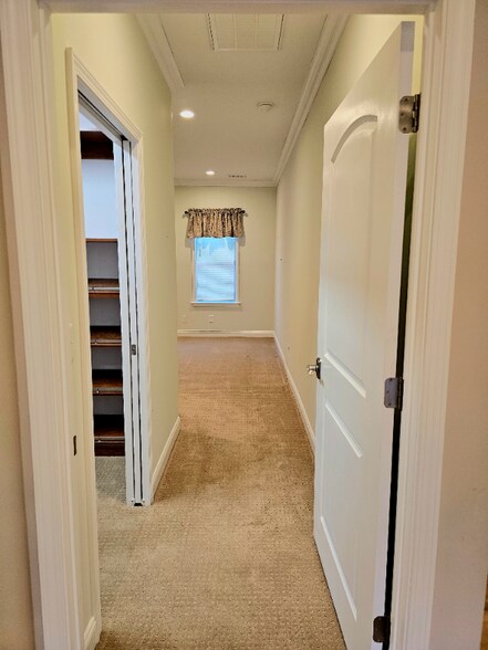 Building Photo - 261 Wrenwood Ct