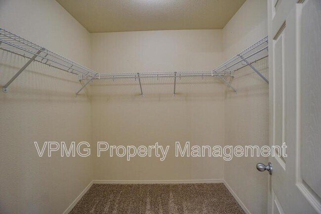 Building Photo - 1413 NE 87th Cir