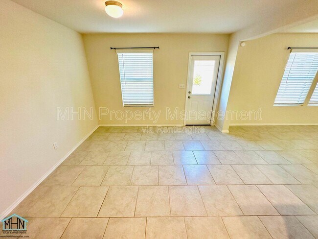 Building Photo - 11935 Sitio Plains