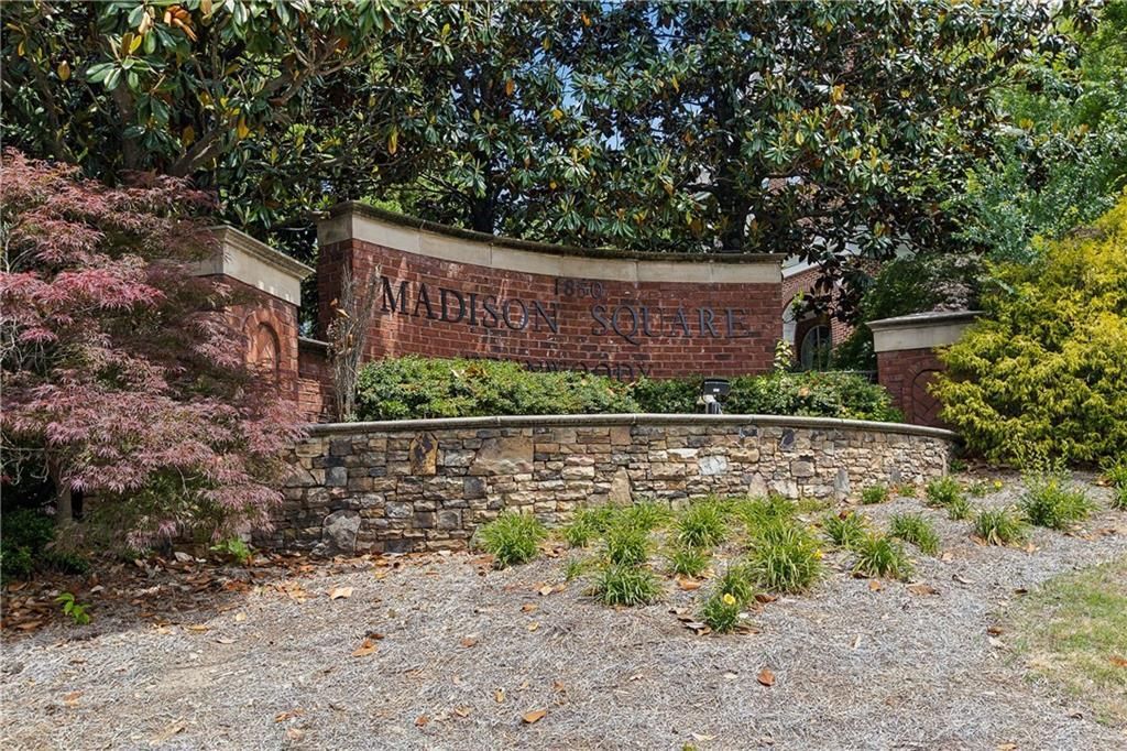 Building Photo - 1850 Cotillion Dr