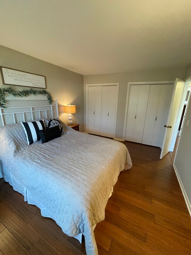 Building Photo - 5801 E Rockhill St