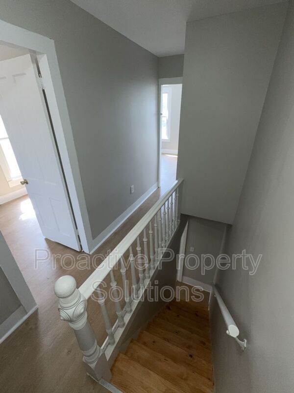 Building Photo - 327-329 S 10th St