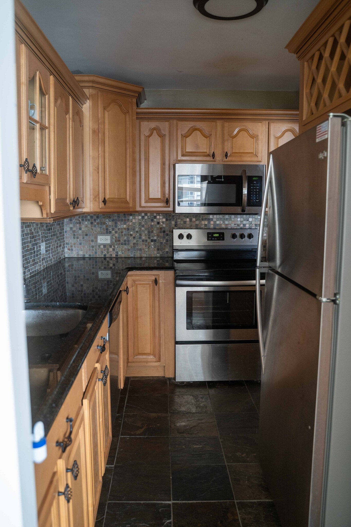 Building Photo - 6157 N Sheridan Rd