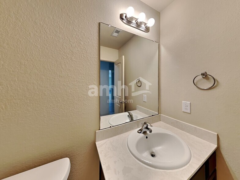 Building Photo - 7210 Alava Dr