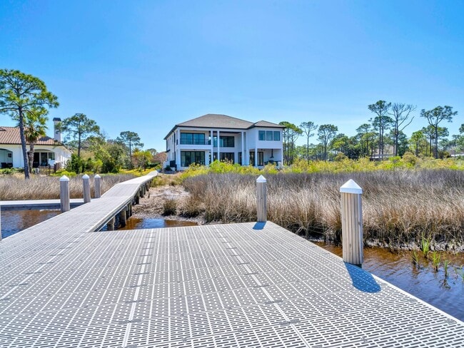 Building Photo - 330 Kelly Plantation Dr