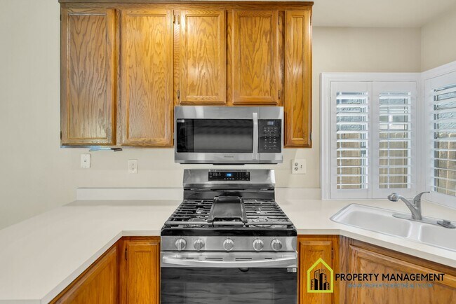 Building Photo - Beautifully Remodeled 3-Bedroom Home for Rent