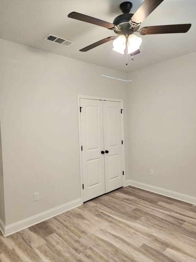 Building Photo - Cypress Gates 3/2 available now!