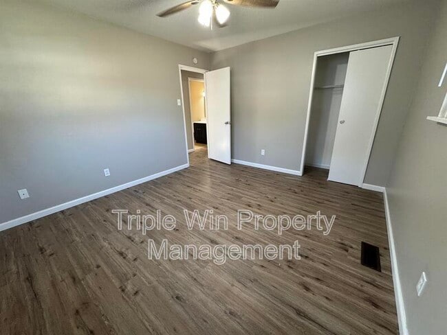 Building Photo - 1240 Pamela Dr