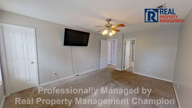 Building Photo - 3 BD/2 BA Open Plan with Vaulted Ceiling in Ogden