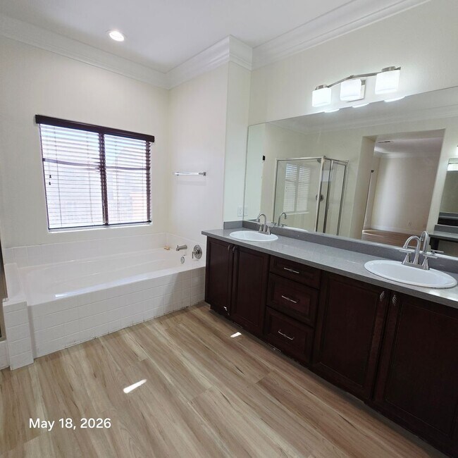 Building Photo - Gorgeous Home For Rent