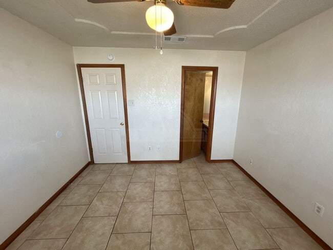 Building Photo - 4308 Shawn Dr