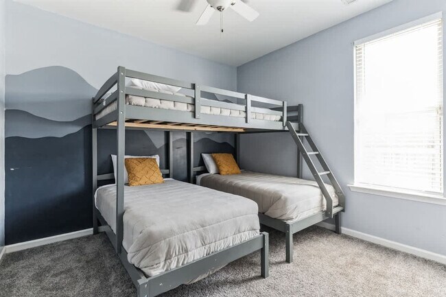 Building Photo - 15881 Elaine Ct