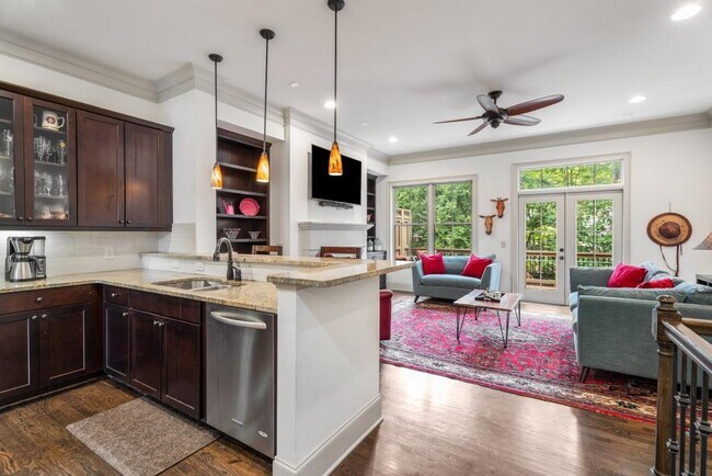 Building Photo - 523 Ansley Cir NE