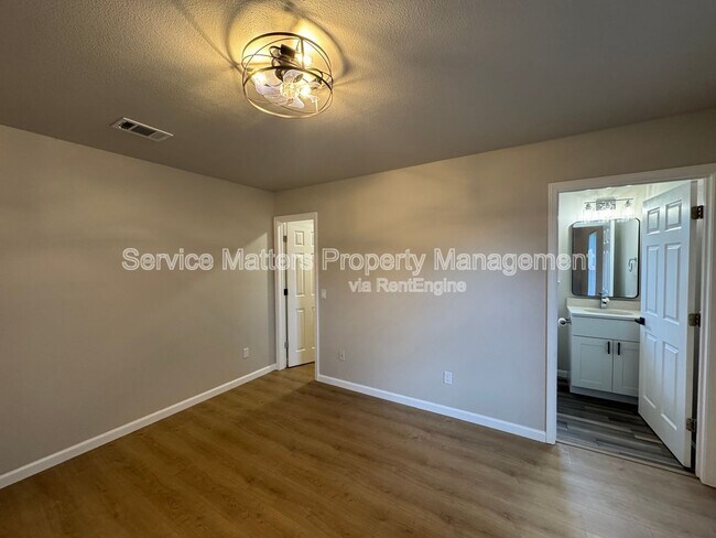 Building Photo - 10520 Wilderness Ln