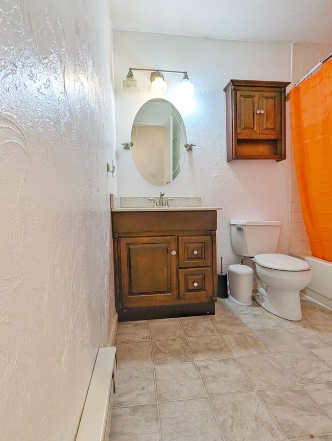 Building Photo - 2BD/1.5BA Twnhse Style Forestedge Condo on...