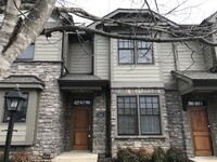 Building Photo - Wonderful Townhome in the Heart of Green H...