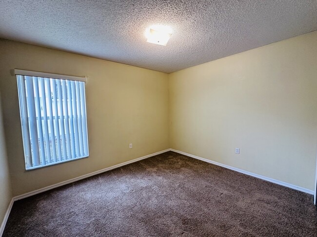 Building Photo - 620 Sonja Cir