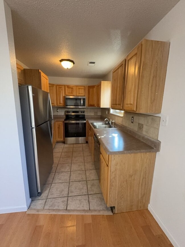Building Photo - Updated, West Greeley - 3 Bedroom 2.5 Bath...
