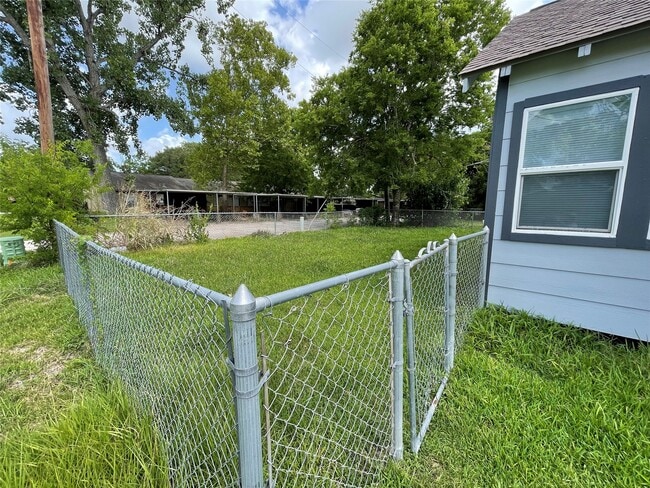 Building Photo - 309 Ryan St